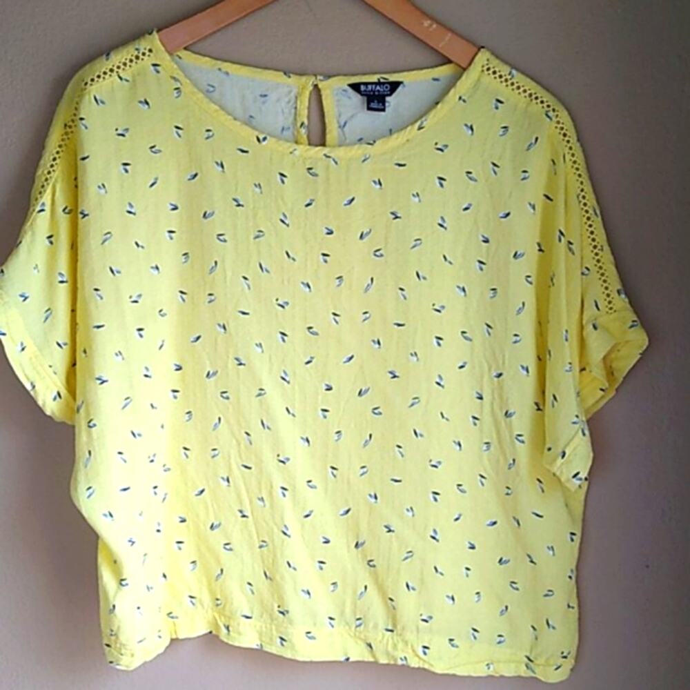 Buffalo David Bitten Spring Yellow Printed light weight L Top